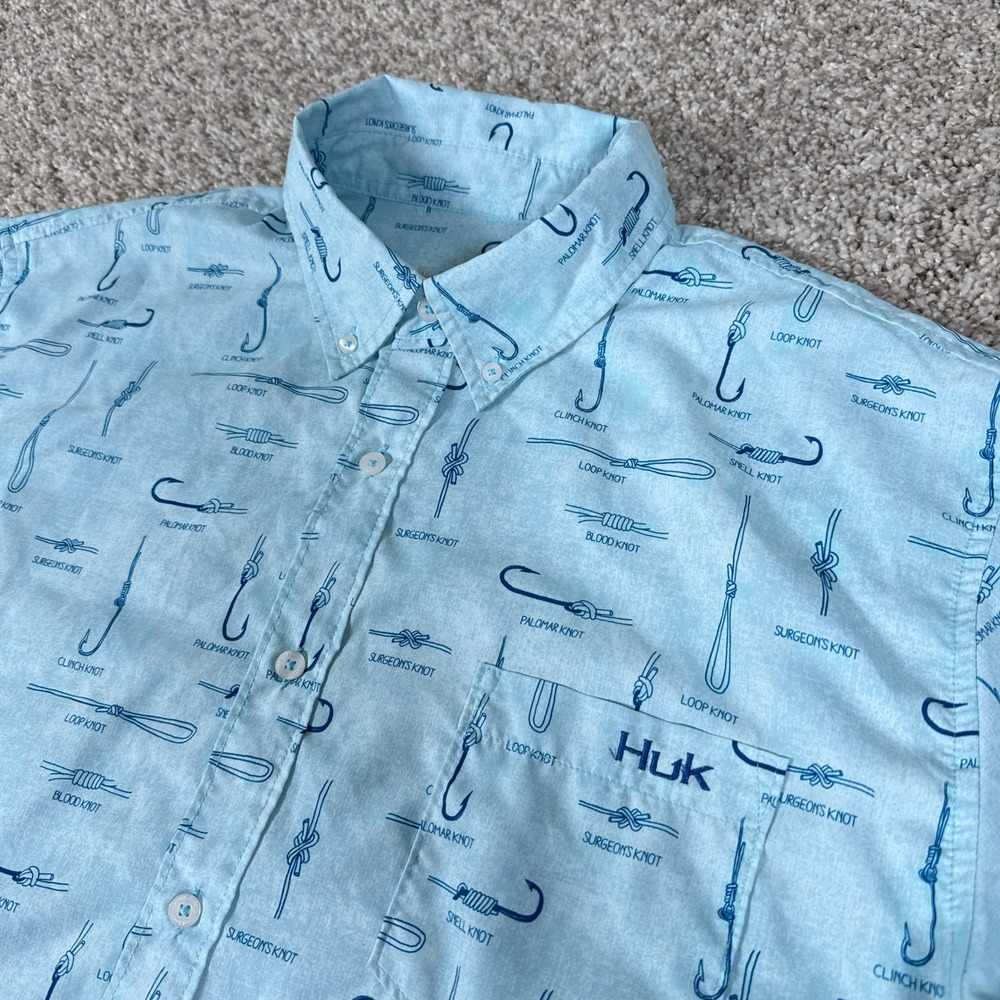 Huk Fishing Shirt Mens XL Light Blue Short Sleeve Knot Hook Print Button Down
